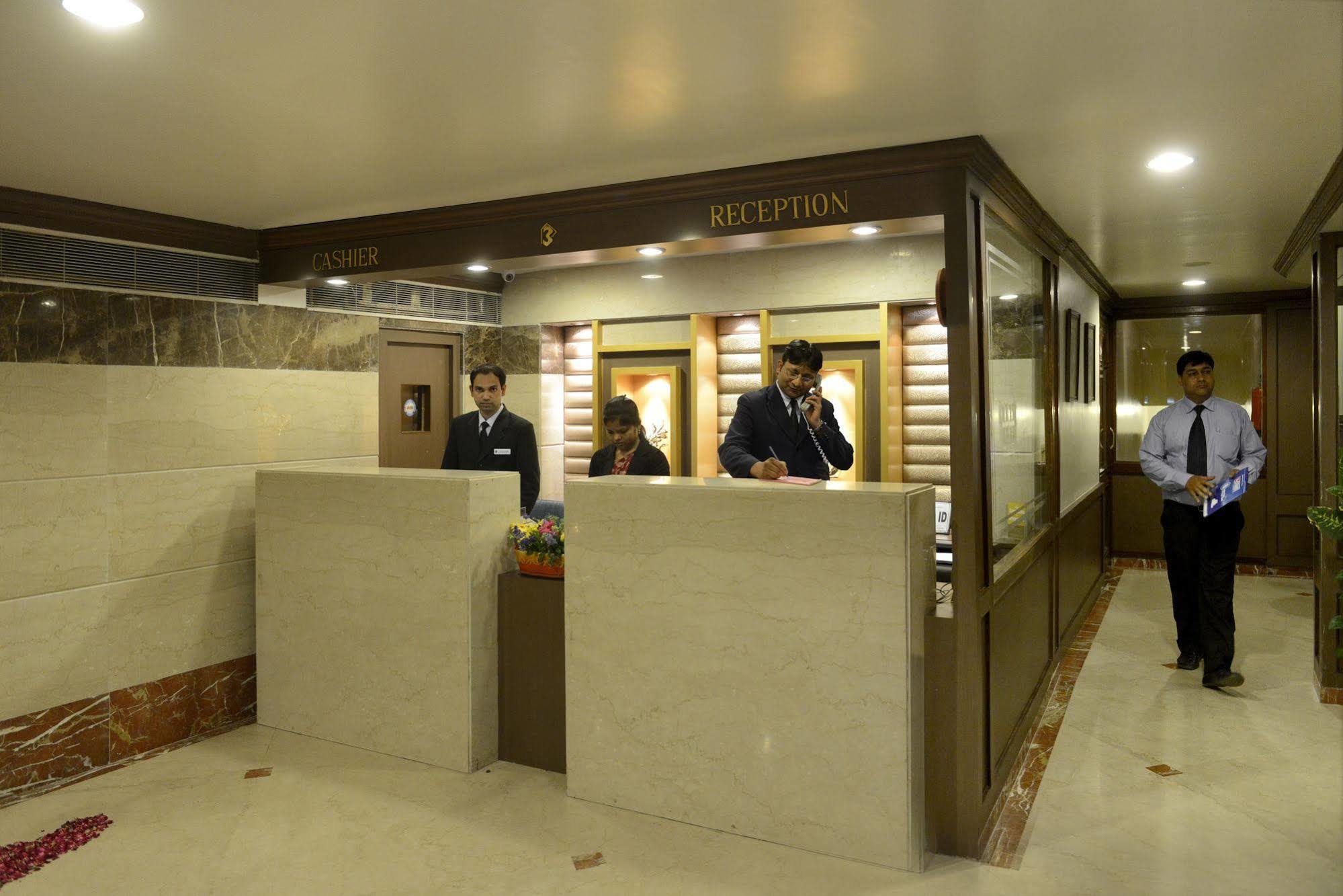 Hotel Amer Palace Bhopal Exterior foto
