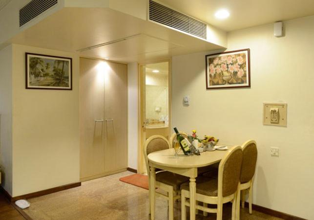Hotel Amer Palace Bhopal Exterior foto